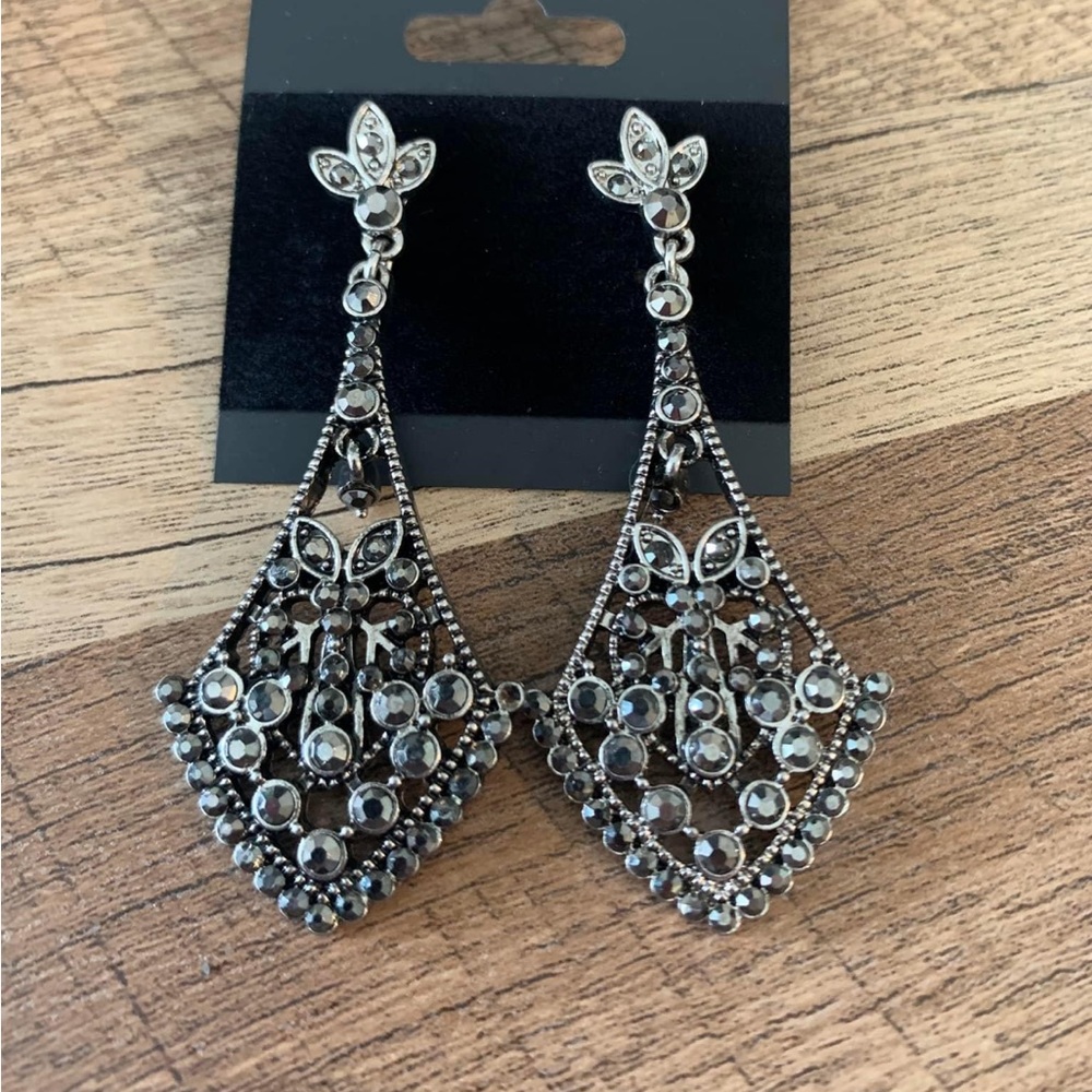 Dangling Formalwear Earrings with Beading